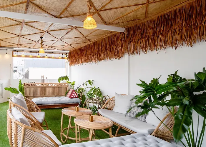 Апартаменты Via Baan Sathorn, City-center With Private Rooftop Near Bts