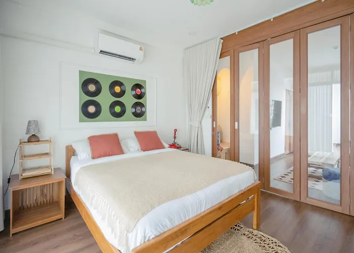 Апартаменты Via Baan Sathorn, City-center With Private Rooftop Near Bts