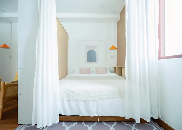 Via Baan Sathorn, City-center With Private Rooftop Near Bts Апартаменты Бангкок