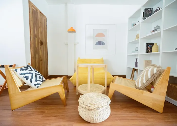 Апартаменты Via Baan Sathorn, City-center With Private Rooftop Near Bts