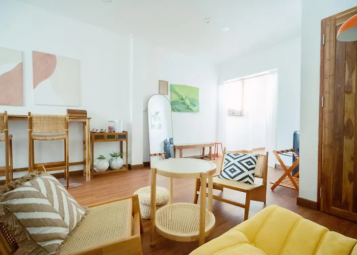 Via Baan Sathorn, City-center With Private Rooftop Near Bts