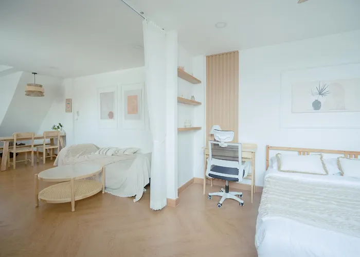 Via Baan Sathorn, City-center With Private Rooftop Near Bts * Бангкок