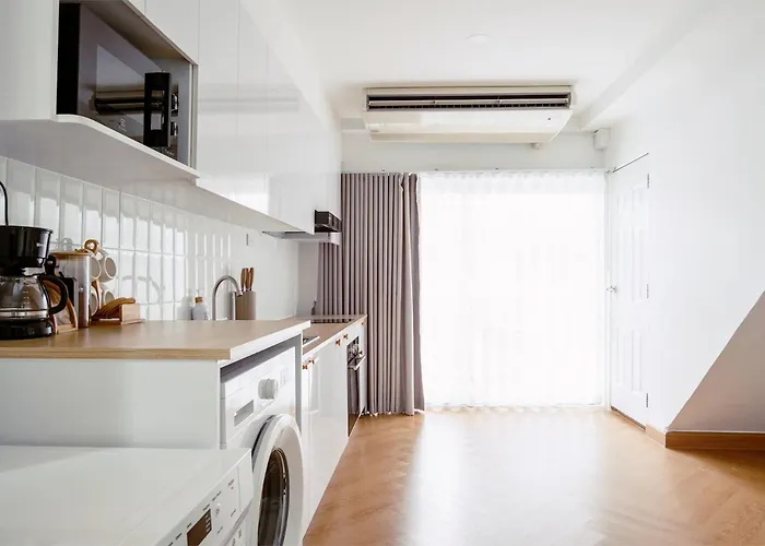 Via Baan Sathorn, City-center With Private Rooftop Near Bts Апартаменты Бангкок