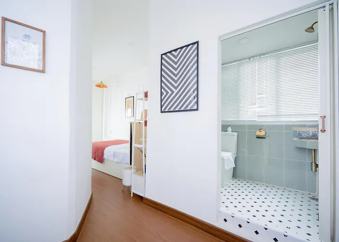Апартаменты Via Baan Sathorn, City-center With Private Rooftop Near Bts