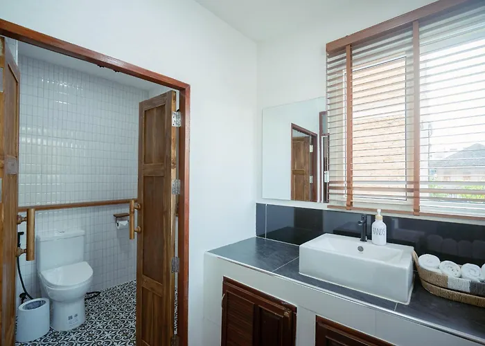 Апартаменты Via Baan Sathorn, City-center With Private Rooftop Near Bts Бангкок